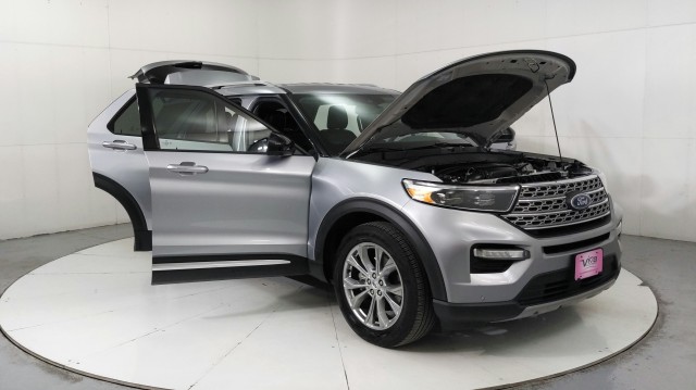 Used 2023 SILVER Ford Limited image 12