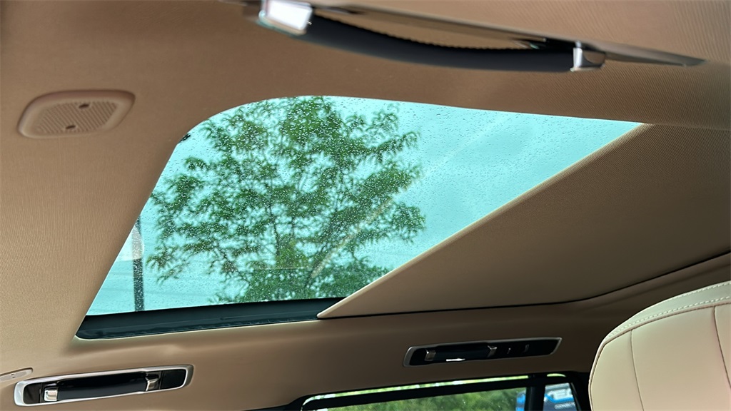 2025 Land Rover Range Rover SE photo 12