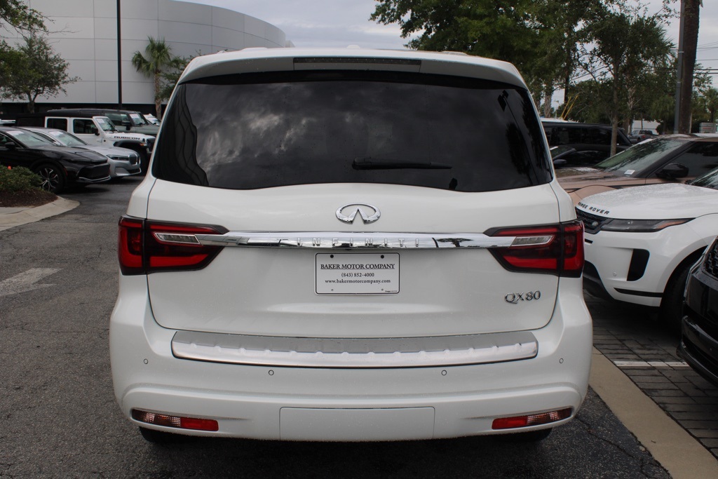 2019 Infiniti QX80 Luxe photo 5