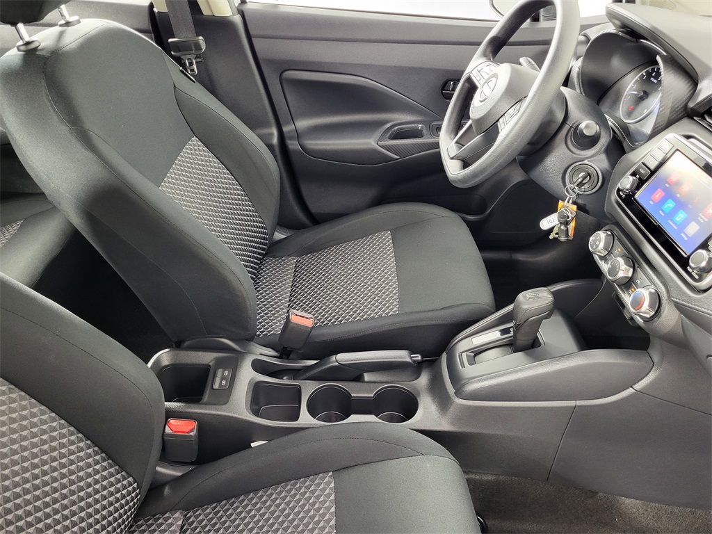 2024 Nissan Versa 1.6 S photo 13