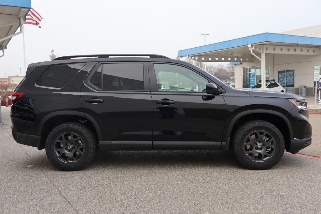 2025 Honda Pilot TrailSport photo 4