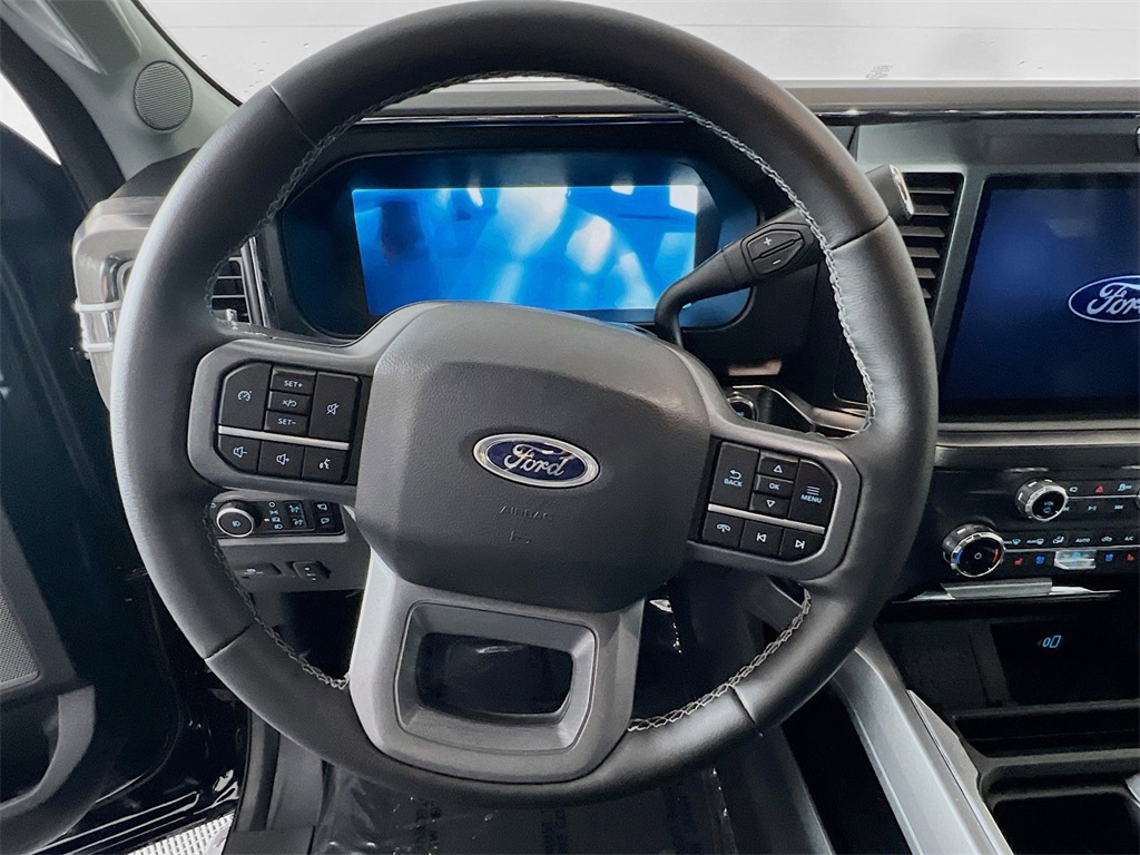 2025 Ford F-250 Lariat photo 8