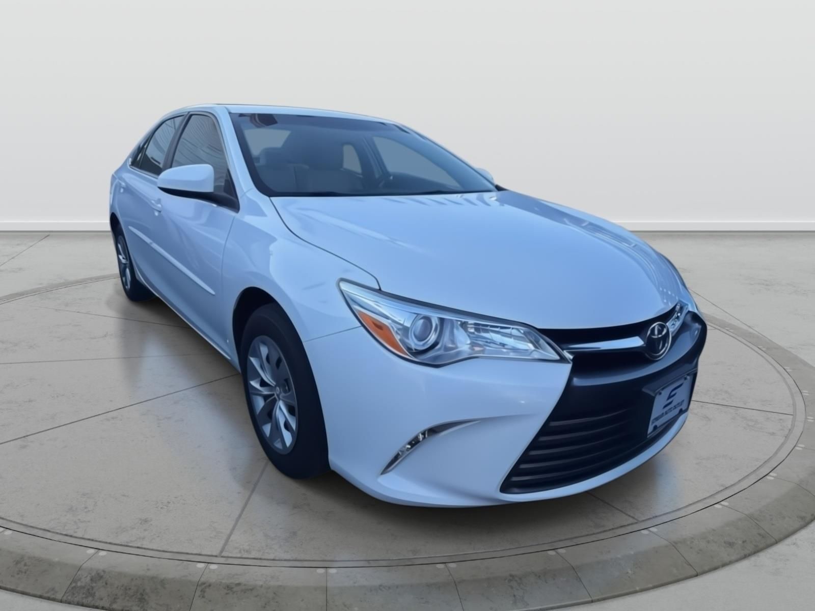2017 Toyota Camry LE's photo