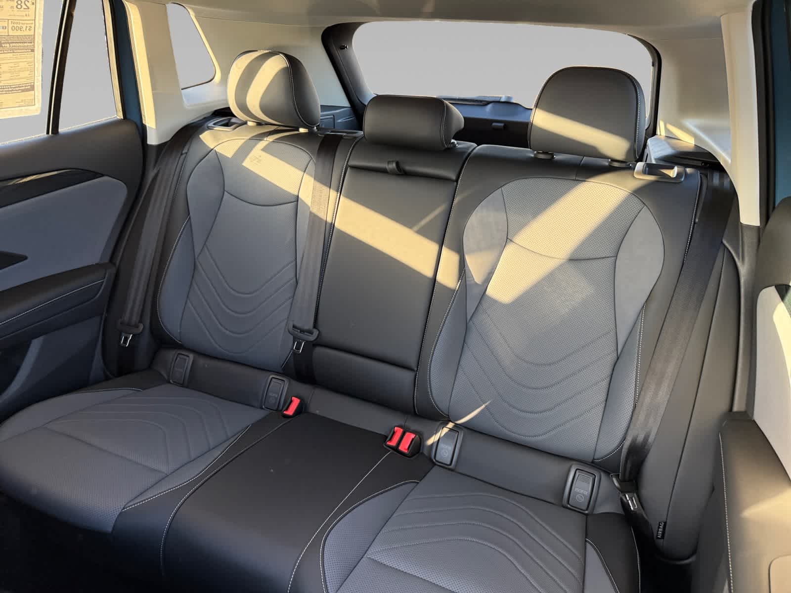 2025 Volkswagen Tiguan SE photo 13