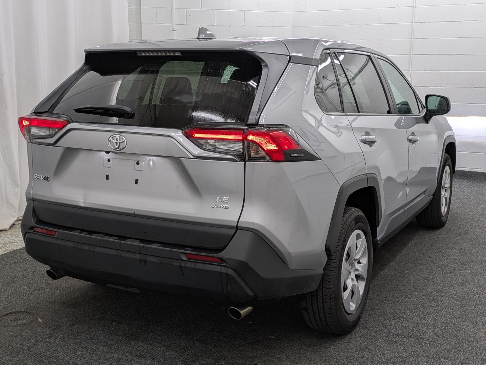 2024 Toyota RAV4 LE photo 2