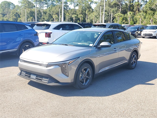 2025 Kia K4 LXS photo 2