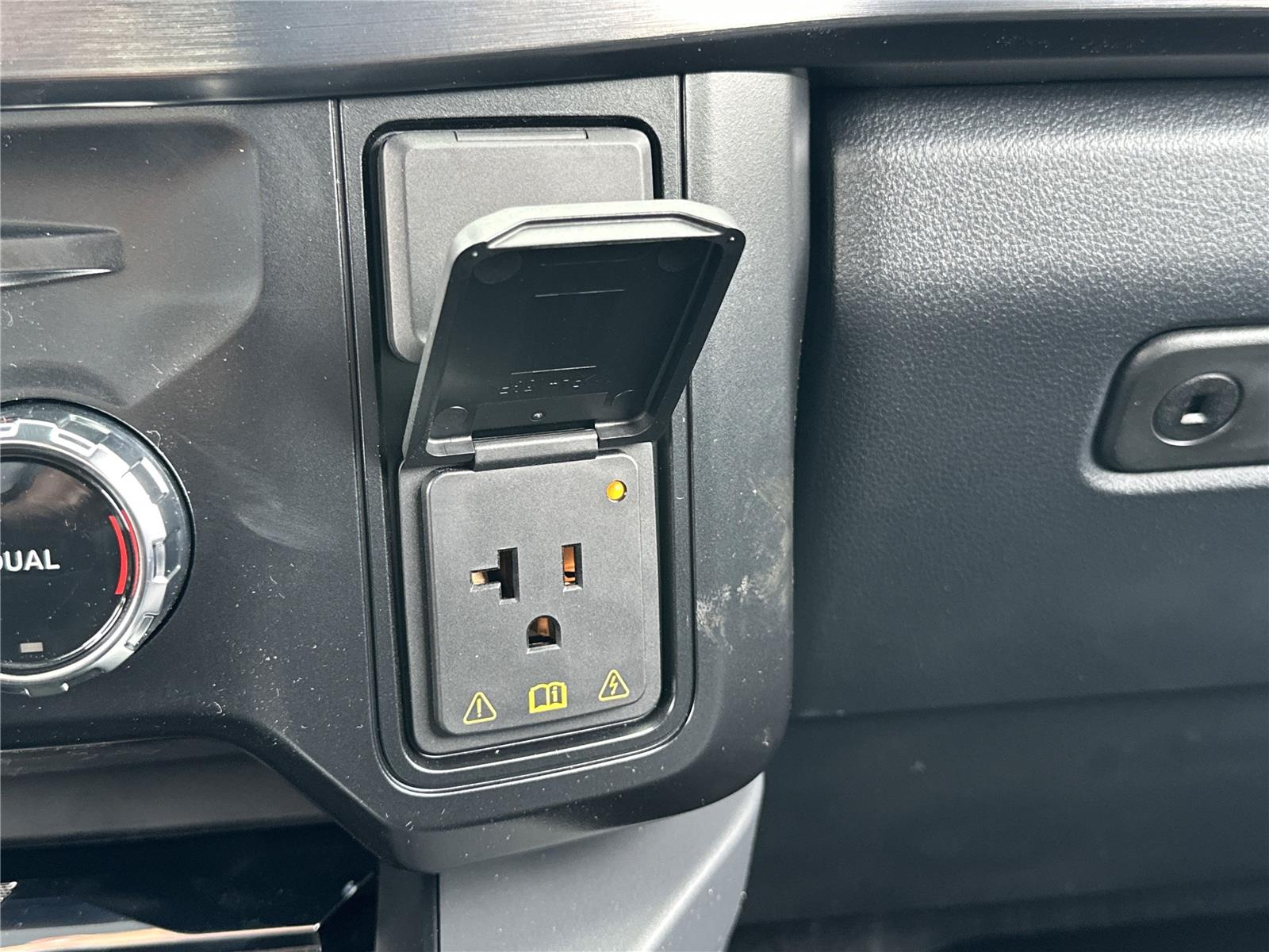 2025 Ford F-250 Lariat photo 10