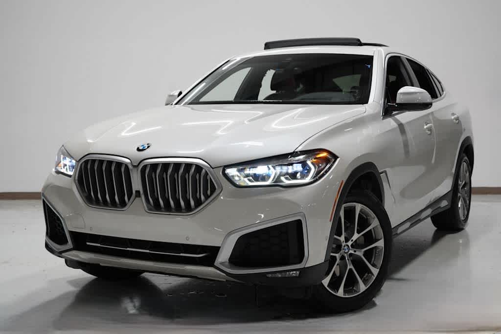 2021 BMW X6 40i's photo