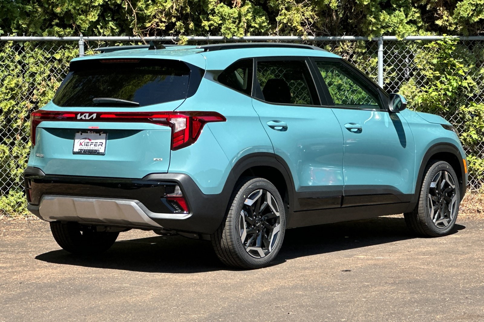 2026 Kia Seltos SX photo 3