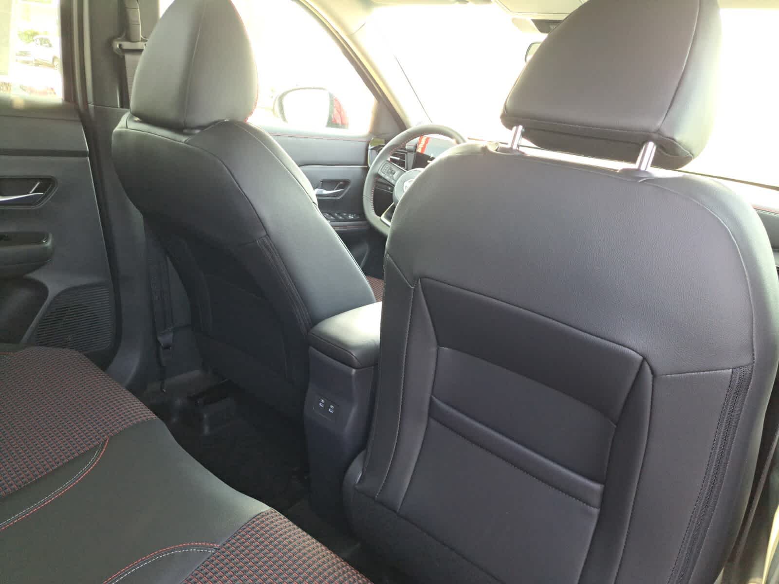 2026 Nissan Kicks SR photo 23