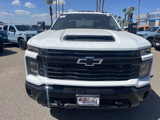 2025 Chevrolet Silverado 2500HD Custom photo 2