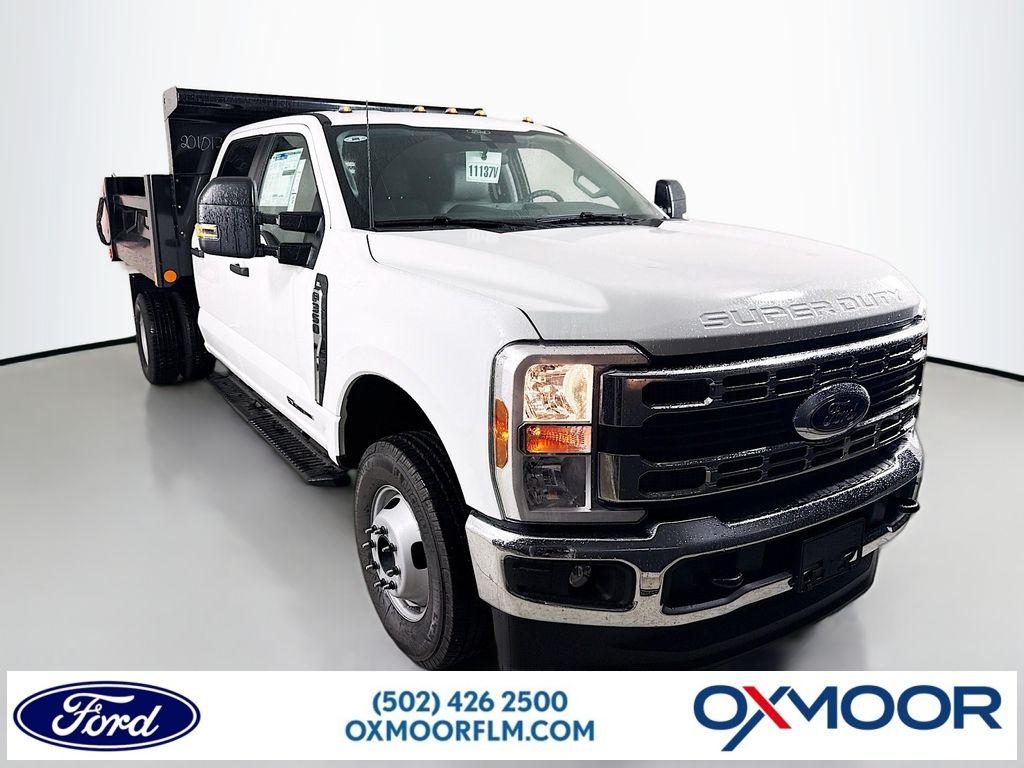 2025 Ford F-350 Super Duty Chassis Cab XL's photo