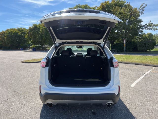 2022 Ford Edge Titanium photo 28