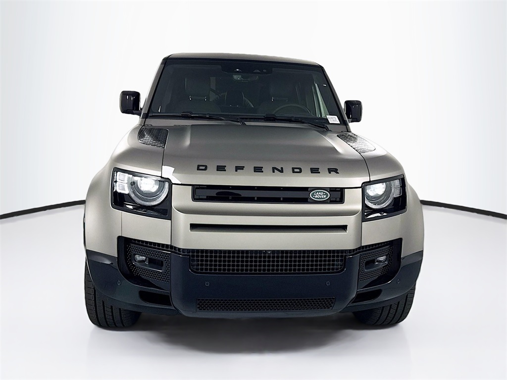 2025 Land Rover Defender 110 X-Dynamic SE photo 2