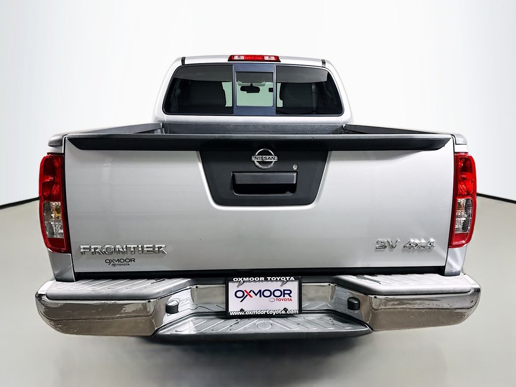 2016 Nissan Frontier SV Crew Cab photo 6