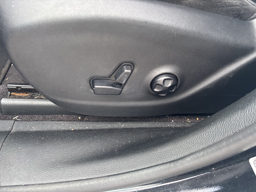 2019 Jeep Cherokee Limited photo 17