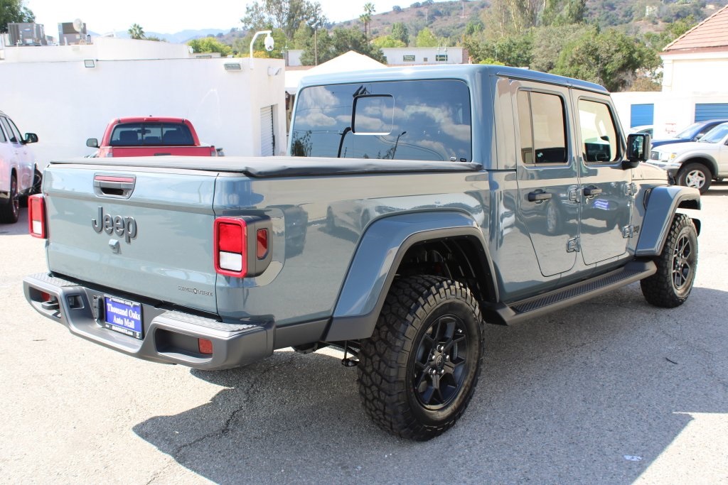 2025 Jeep Gladiator Sport photo 4