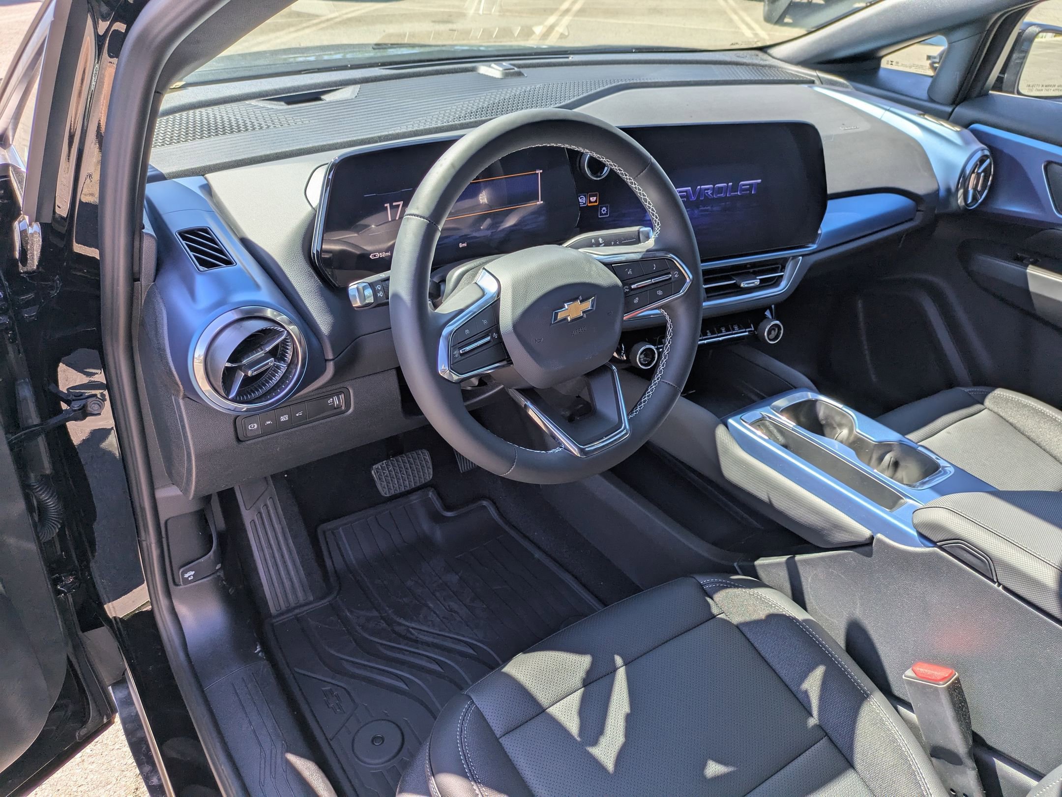 2026 Chevrolet Equinox EV 1LT photo 10