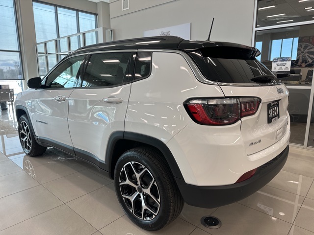 2025 Jeep Compass Limited photo 8