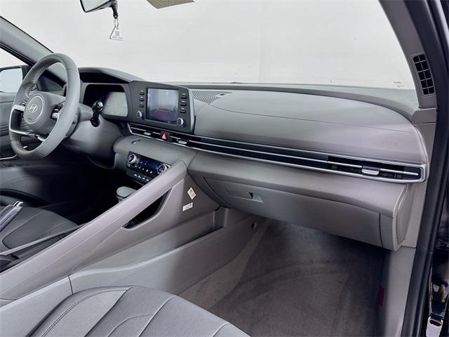 2025 Hyundai Elantra SEL Sport photo 33