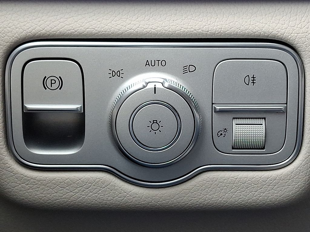 2026 Mercedes Benz GLS 450 4MATIC photo 17
