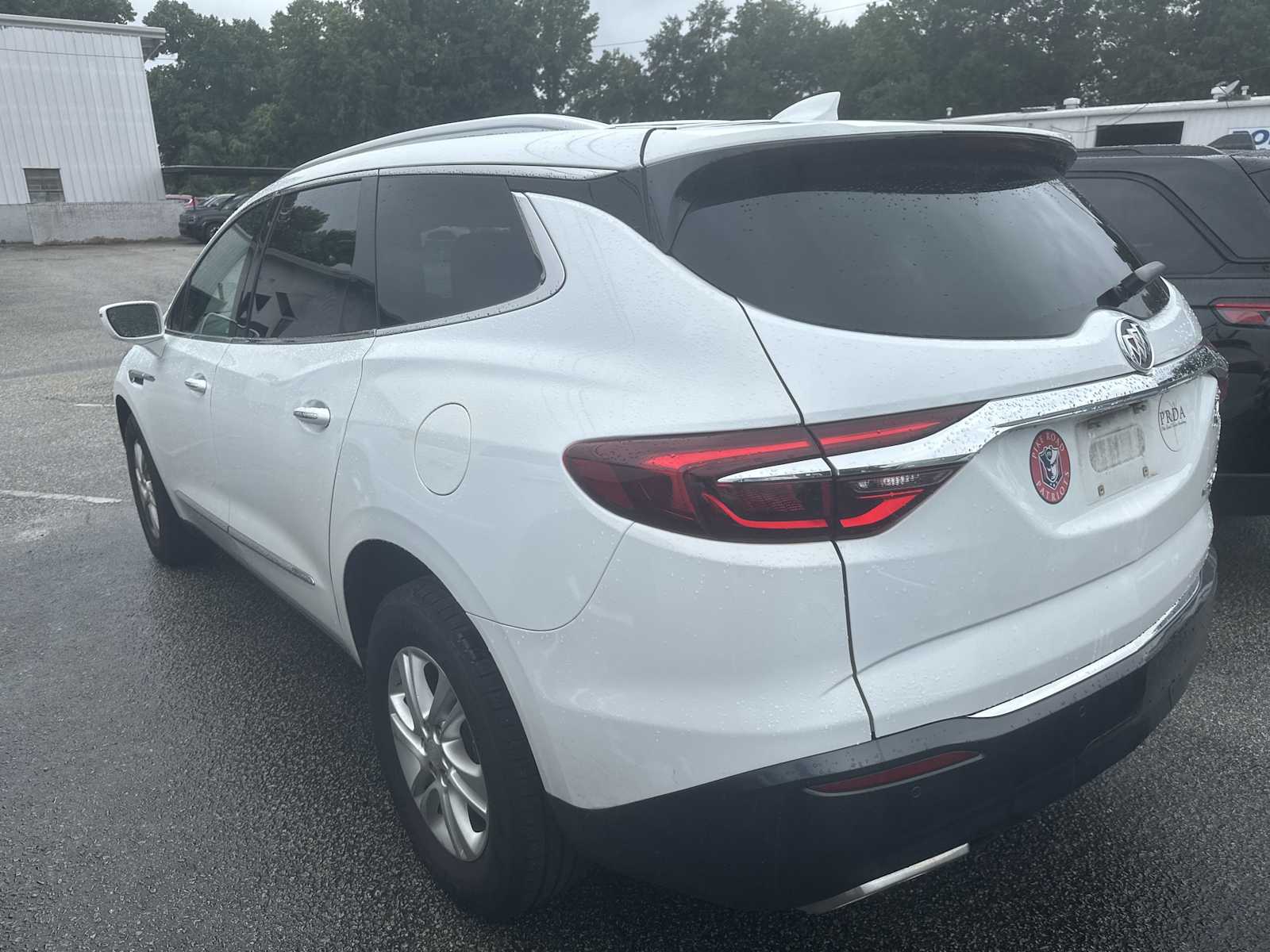 2019 Buick Enclave Essence photo 2