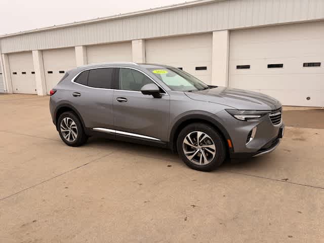 2022 Buick Envision Essence's photo