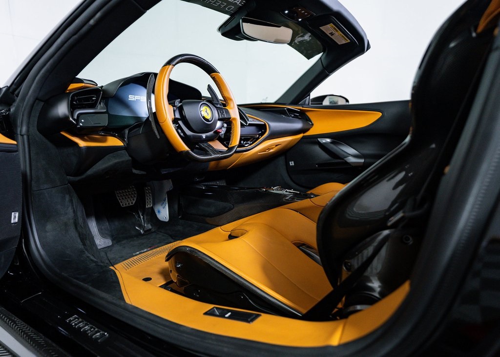 2023 Ferrari SF90 Spider Base photo 18