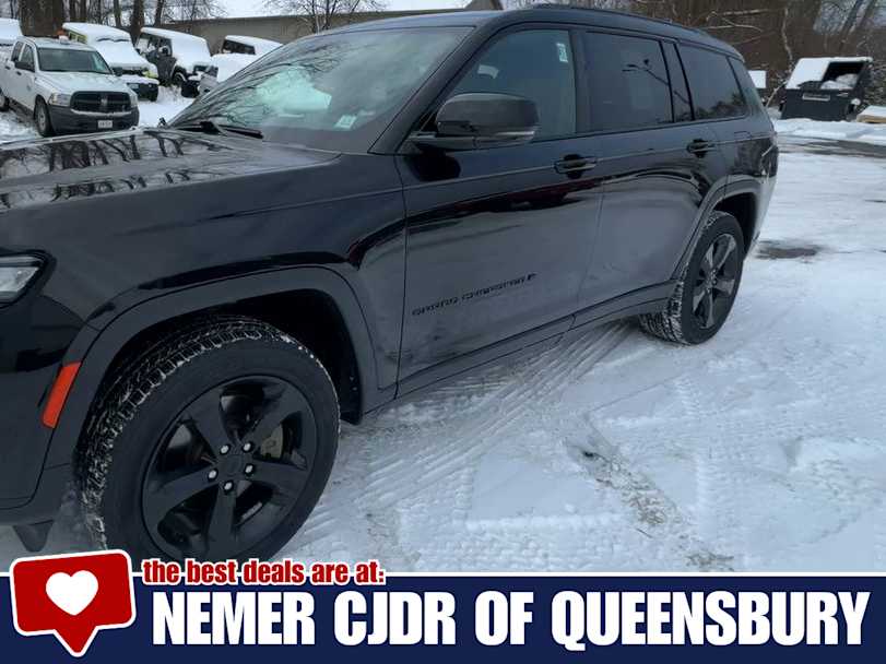 2021 Jeep Grand Cherokee Altitude photo 3