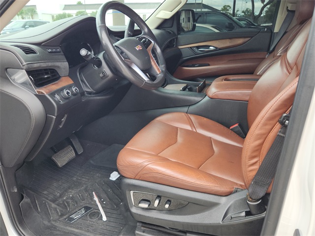 2020 Cadillac Escalade Premium Luxury photo 3