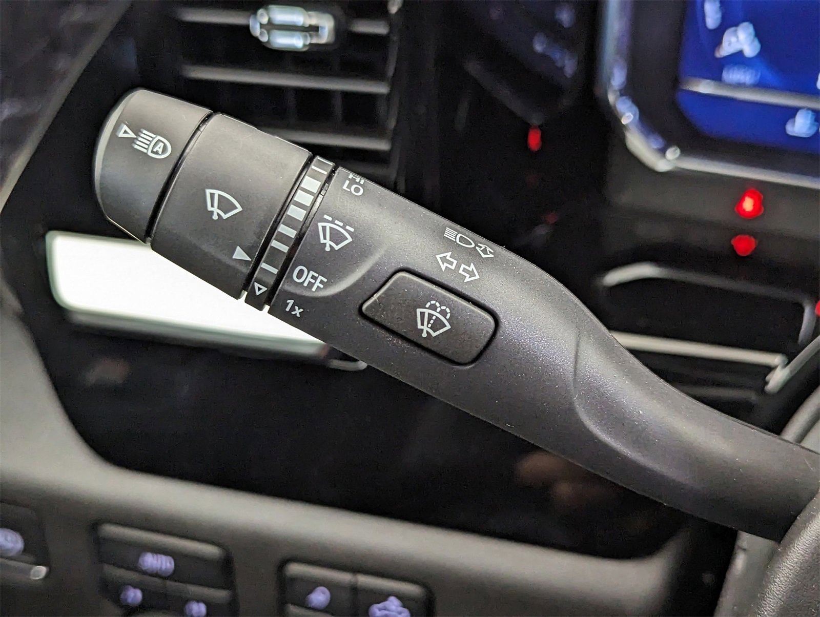 2025 Chevrolet Silverado 1500 LT photo 26