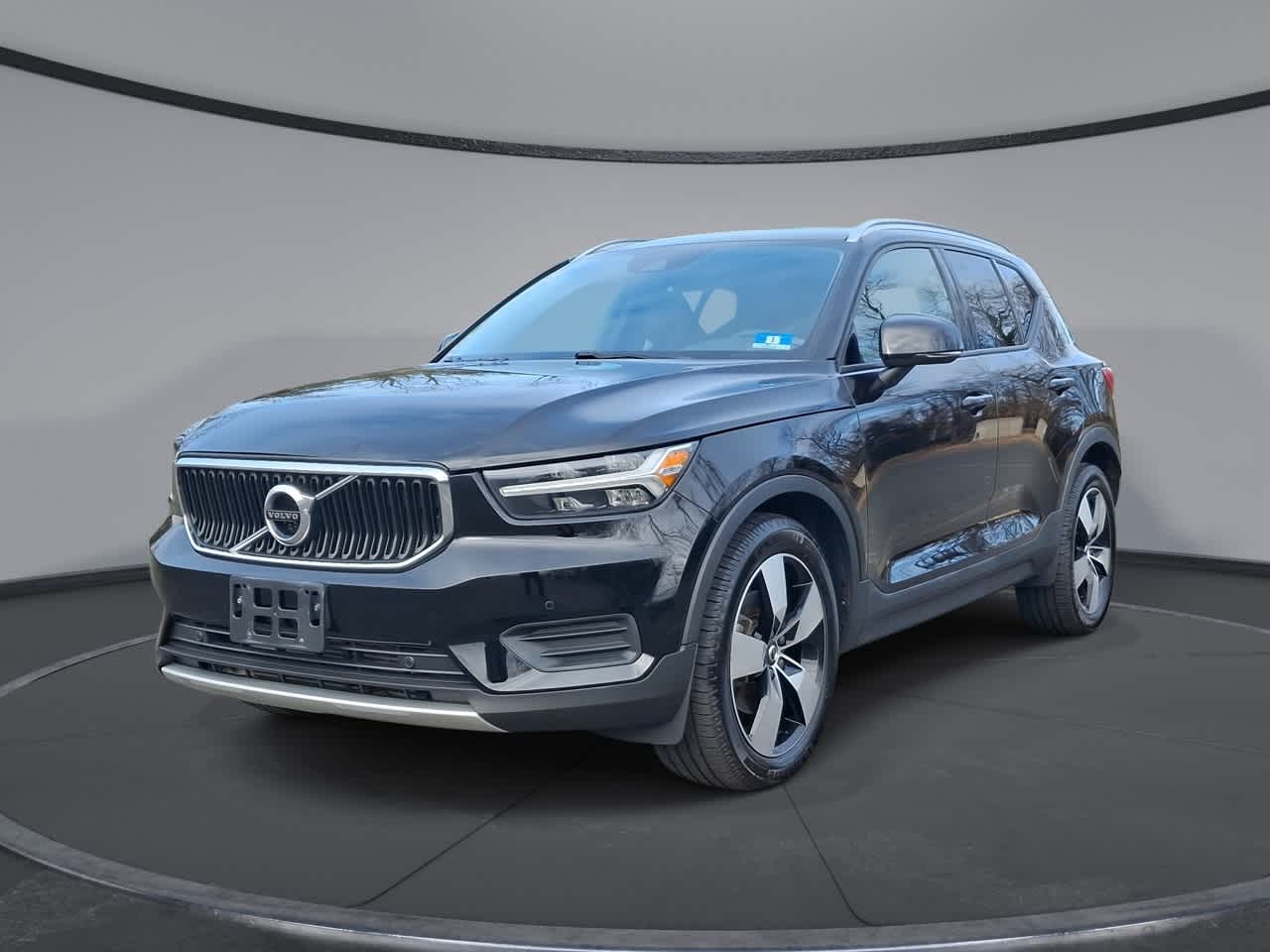 2020 Volvo XC40 Momentum's photo