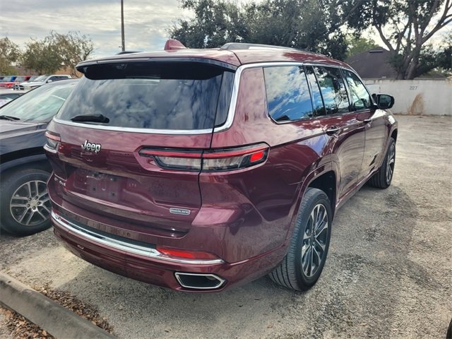 2022 Jeep Grand Cherokee Overland photo 4