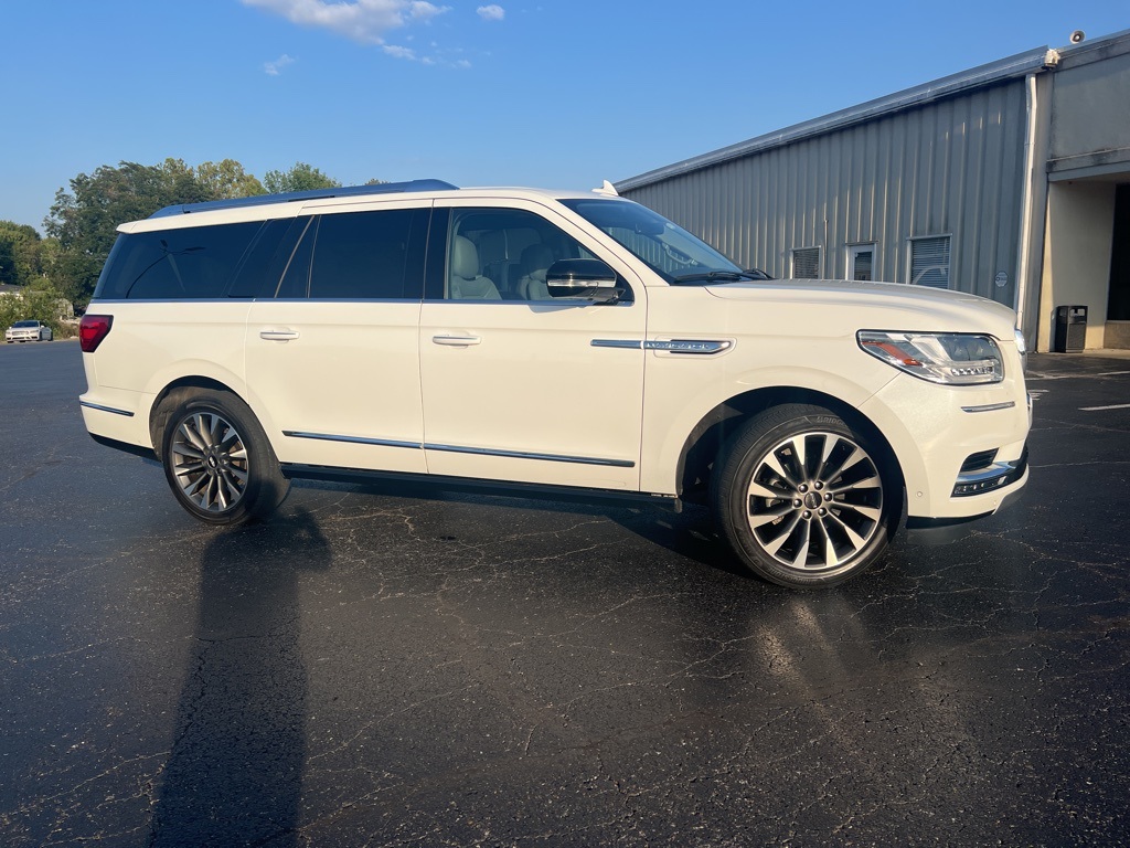 2021 Lincoln Navigator L Reserve photo 2
