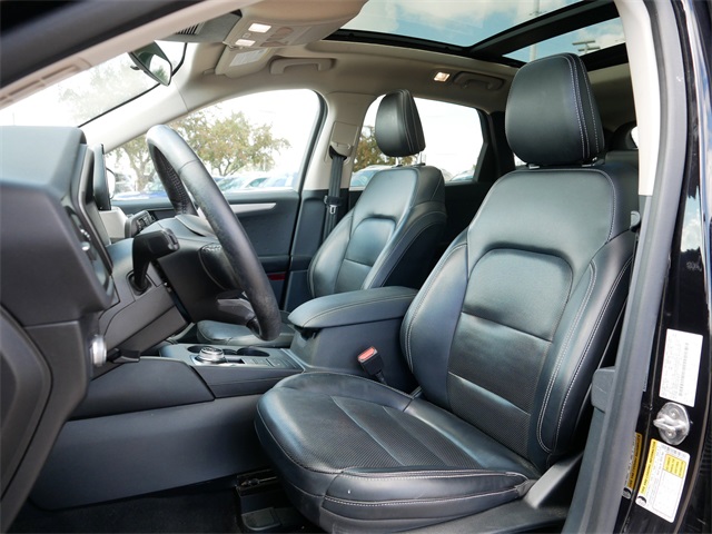 2020 Ford Escape SEL photo 13