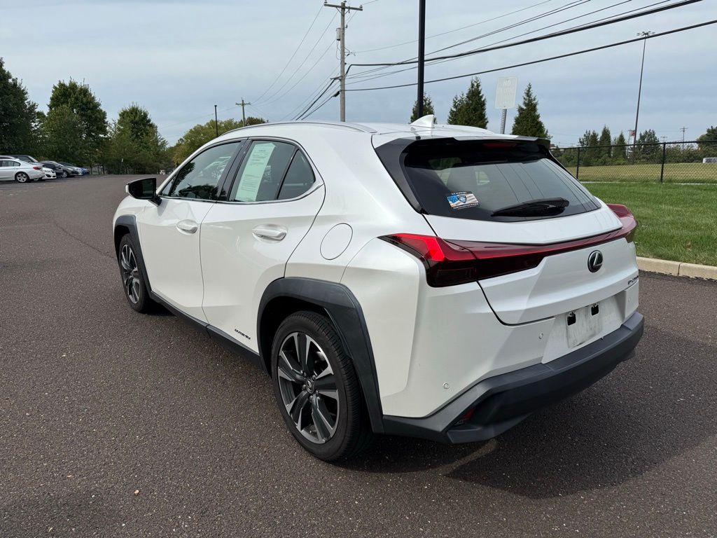 2021 Lexus UX 250h photo 6