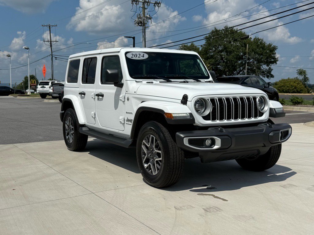 2024 Jeep Wrangler Sahara photo 3
