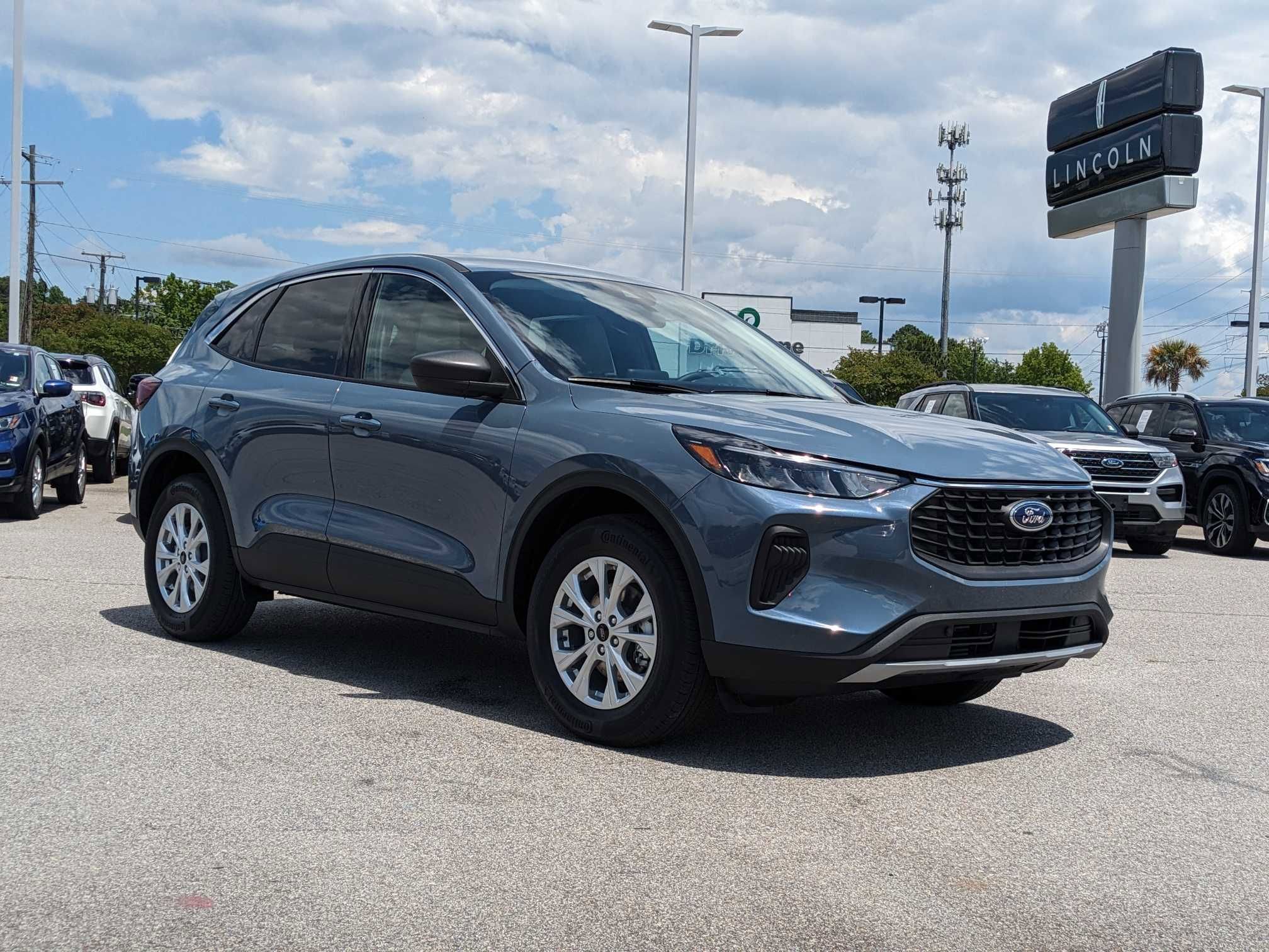 2024 Ford Escape Active photo 2