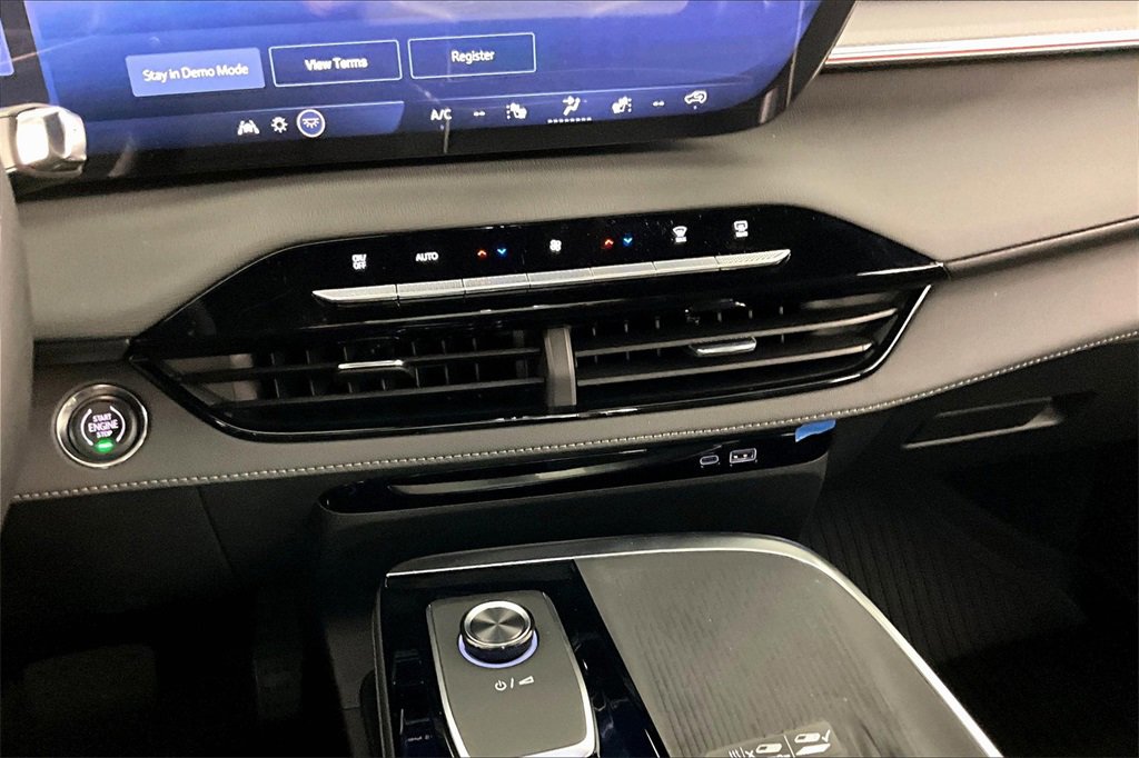 2026 Buick Enclave Sport Touring photo 2