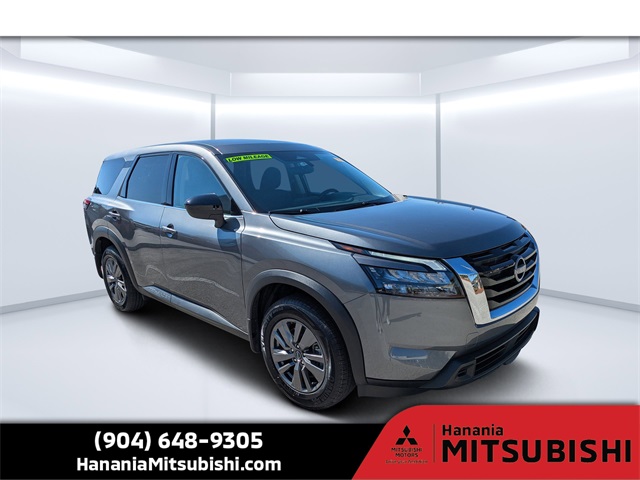 2024 Nissan Pathfinder S's photo