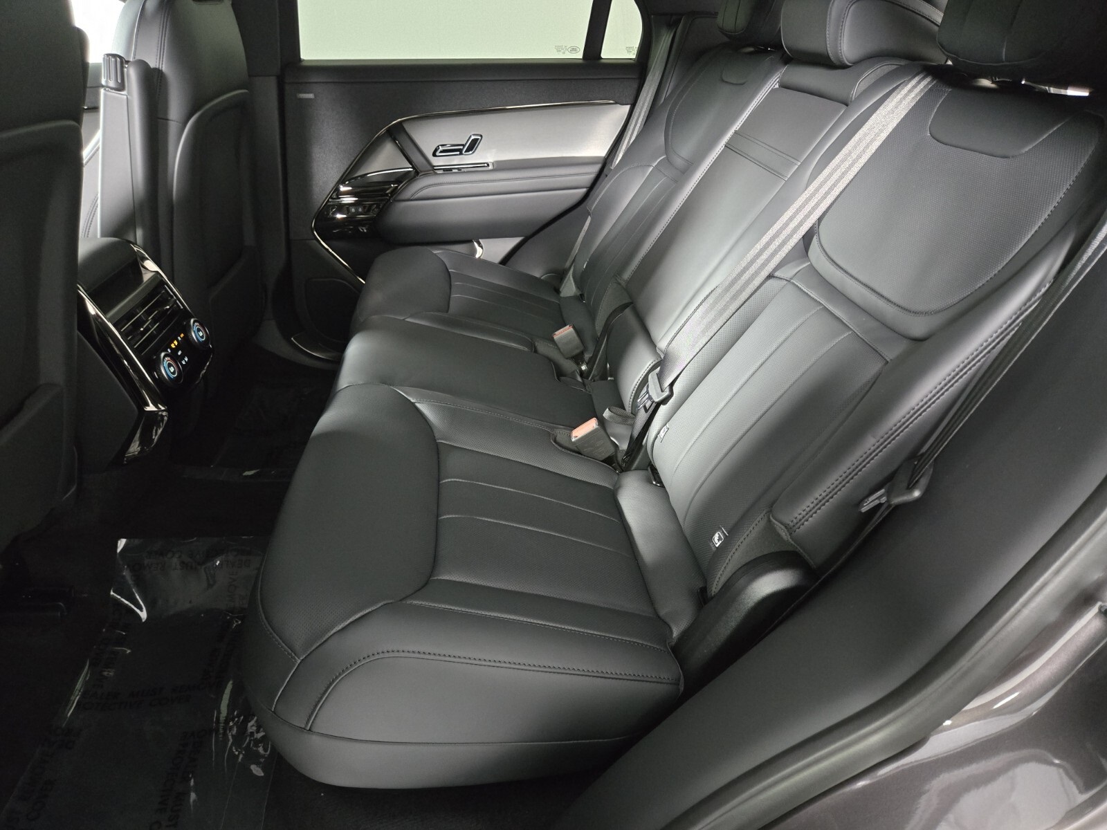 2025 Land Rover Range Rover Sport SE photo 4