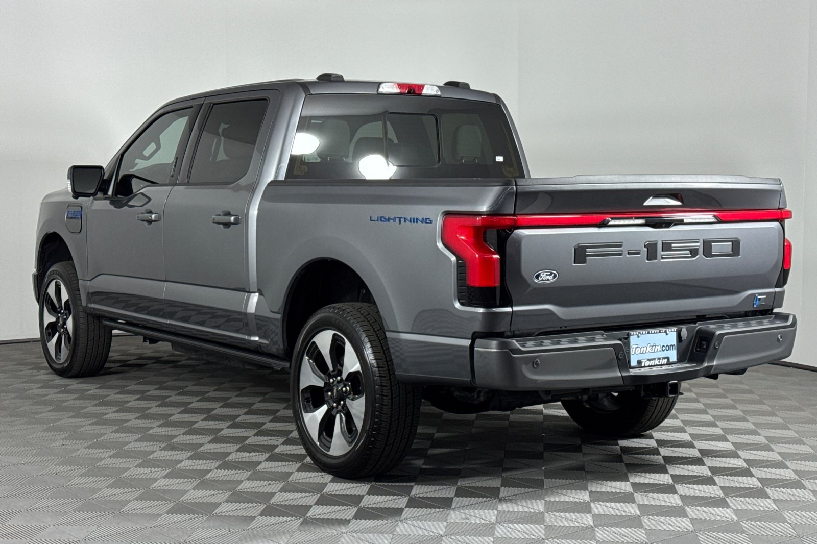 2024 Ford F-150 Lightning Platinum photo 6