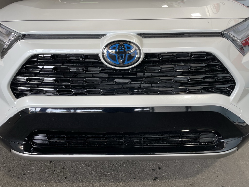 2024 Toyota RAV4 Hybrid SE photo 12