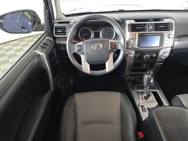 2016 Toyota 4Runner SR5 Premium photo 16