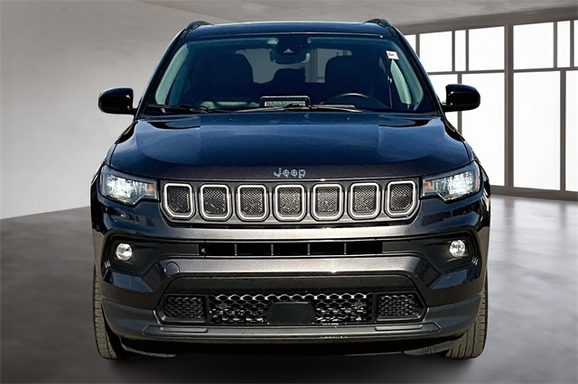 2022 Jeep Compass Latitude photo 4