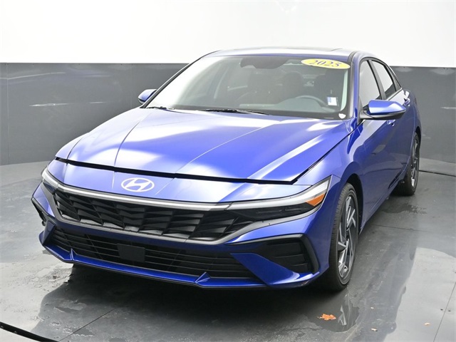 2025 Hyundai Elantra Limited's photo