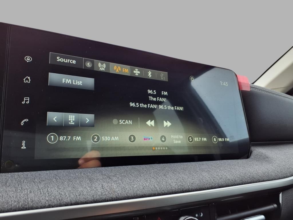 2025 Nissan Kicks SV photo 4
