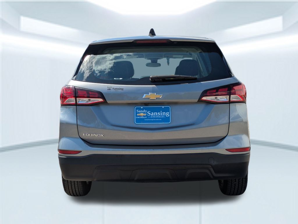 2023 Chevrolet Equinox LS photo 2