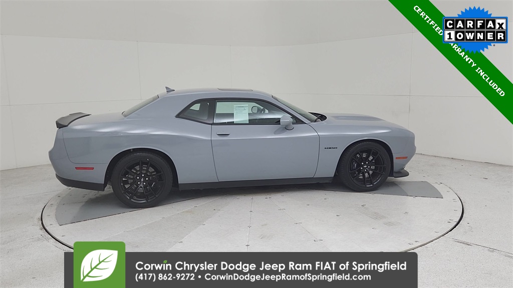 2022 Dodge Challenger R/T photo 15