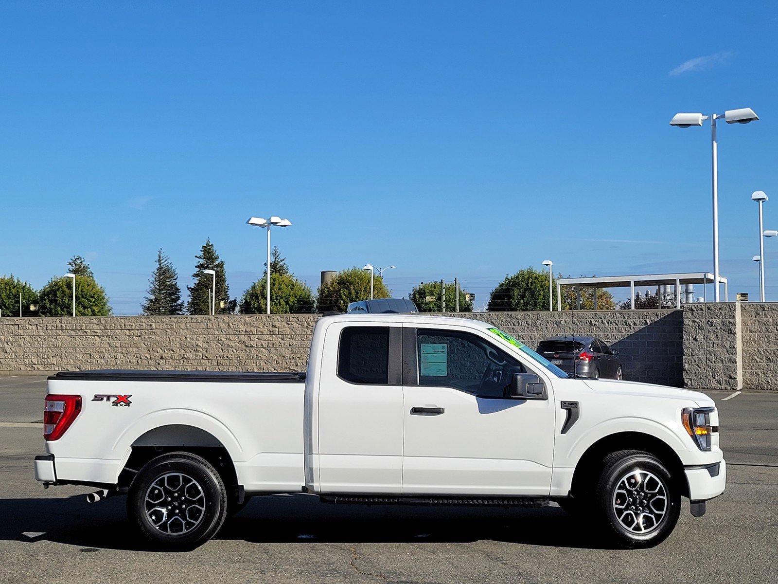 2023 Ford F-150 XL photo 3